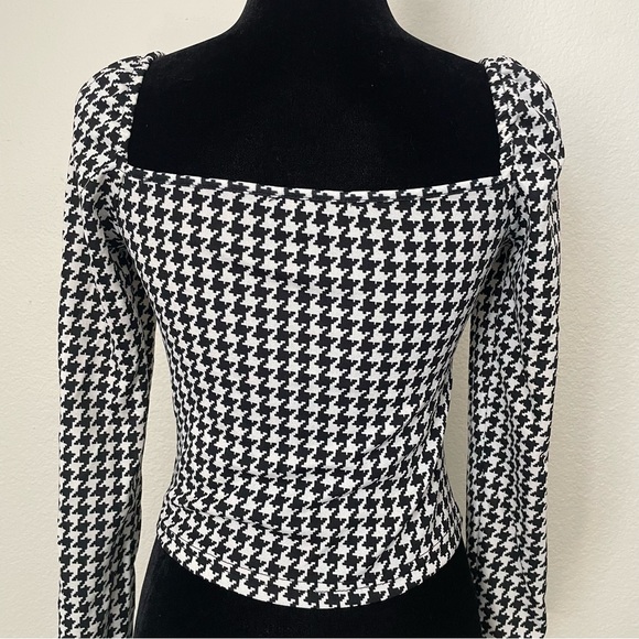 Houndstooth Top - Picture 4 of 4